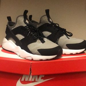 Nike Air Hurache Run Ultra